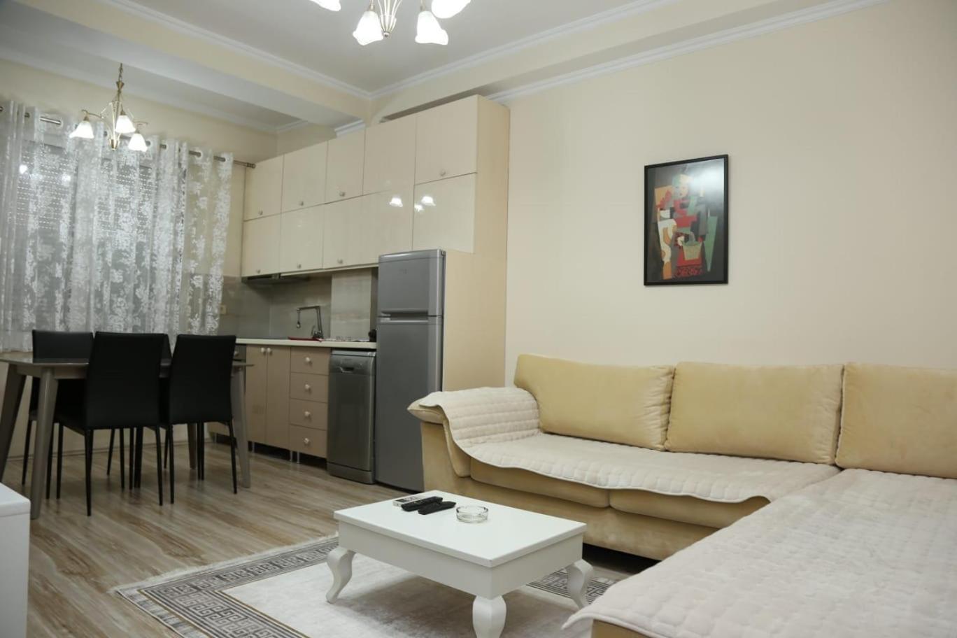 Ergi'S Host Apartment Tirana Extérieur photo